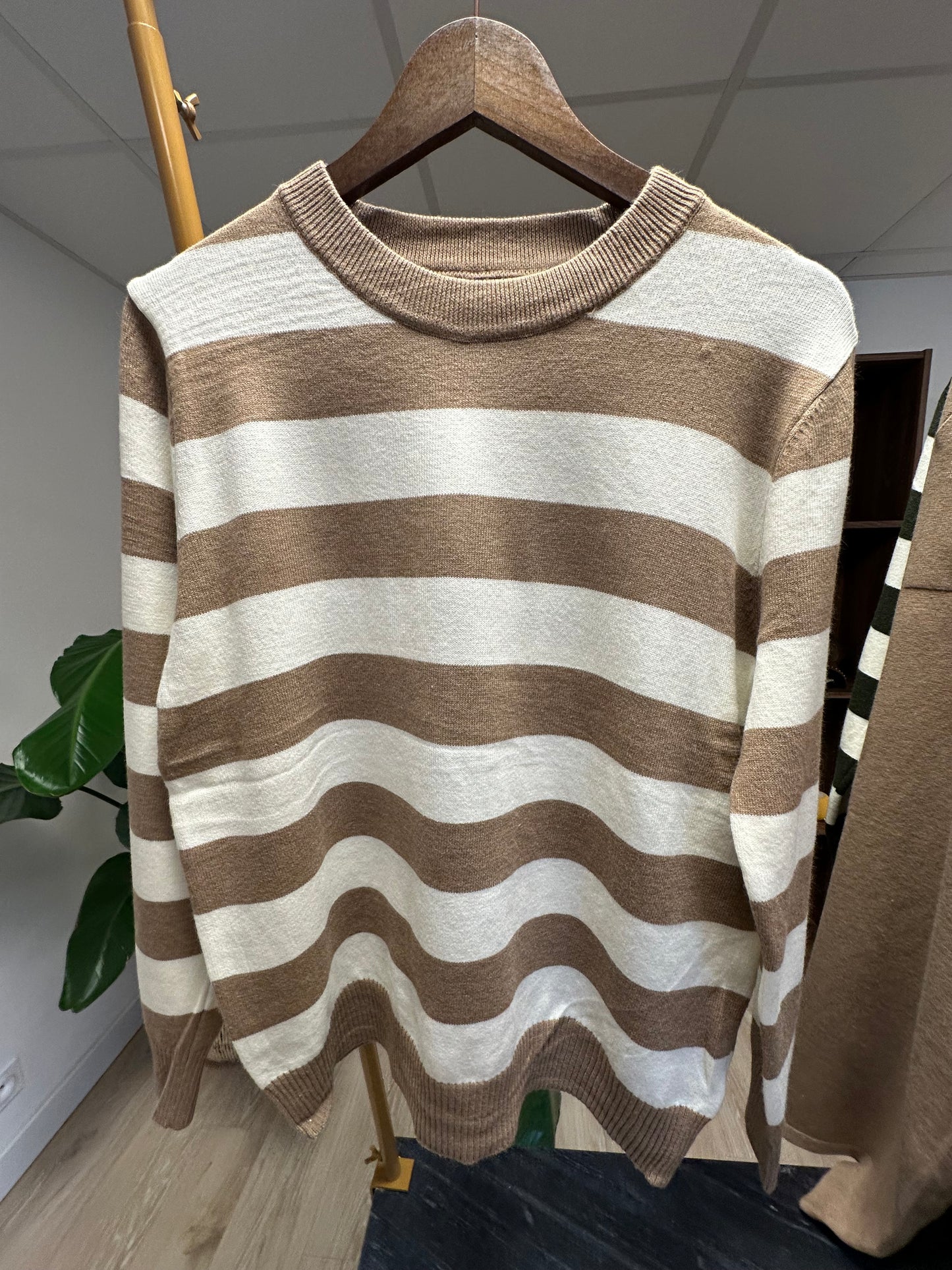 Ensemble Phil Pull et Pantalon camel et blanc TU