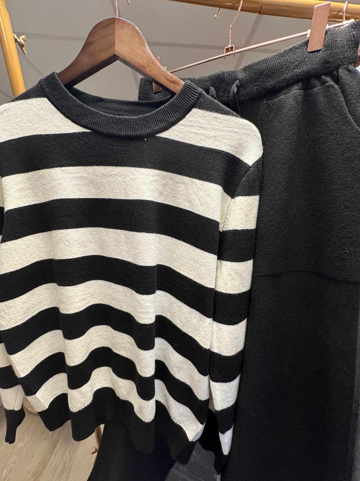 Ensemble Phil Pull et Pantalon noir et blanc  TU