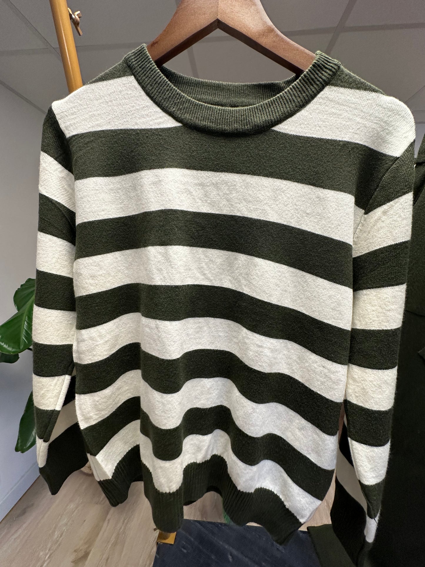 Ensemble Phil Pull et Pantalon kaki et blanc TU