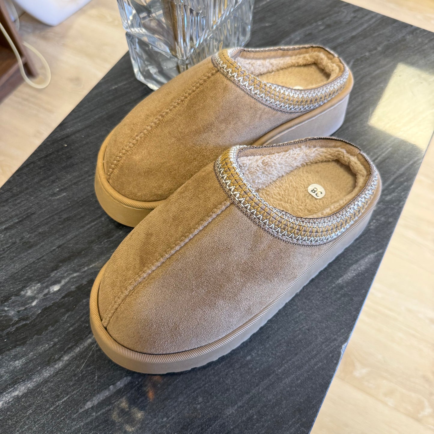 Mules fourrées beige