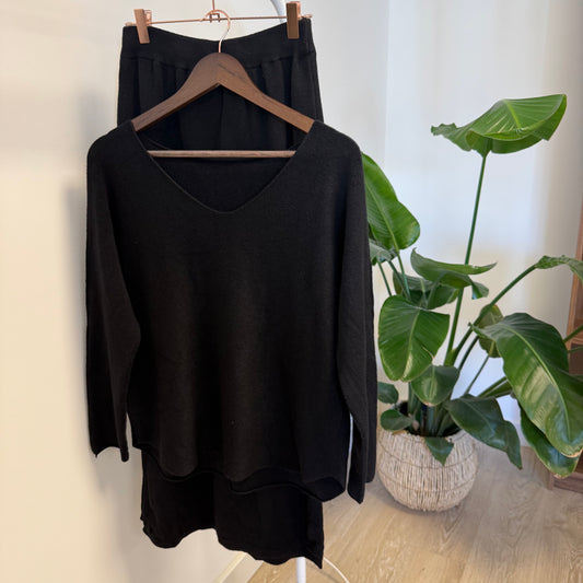 Ensemble Gina Jupe et Pull noir TU